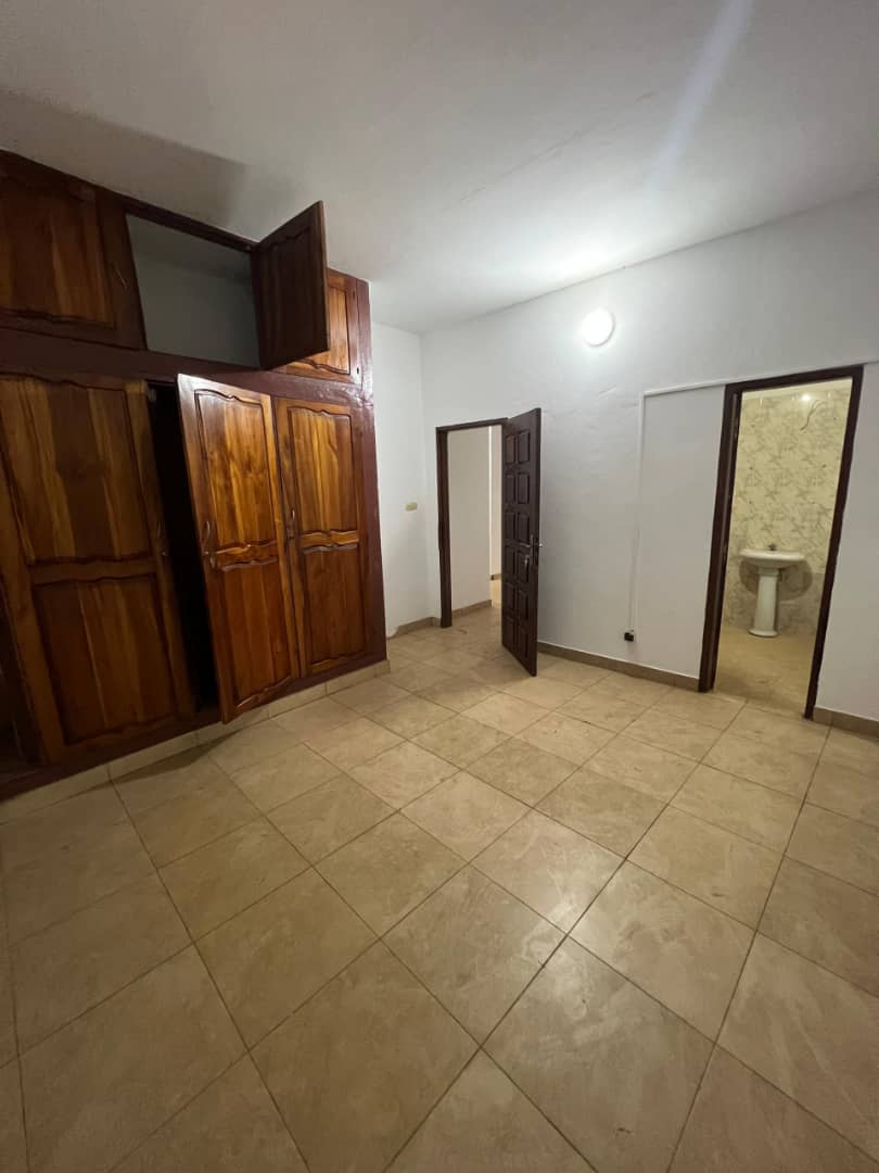 Villa 3 chambres en vente proche du goudron à Avédji Cito – 52 millions FCFA