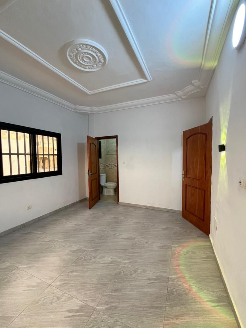 Appartement 2 chambres à louer à Kégué, 50m du goudron – 100 000 FCFA/mois
