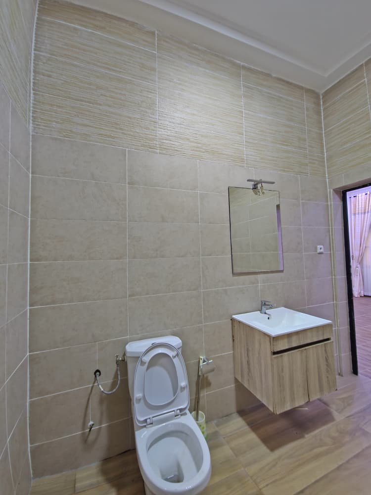 Villa duplex 5 chambres en vente à Légbassito Madjikpeto – 95 millions FCFA