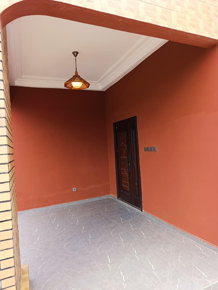 Villa basse neuve 3 chambres en vente à Akato – 55 millions FCFA