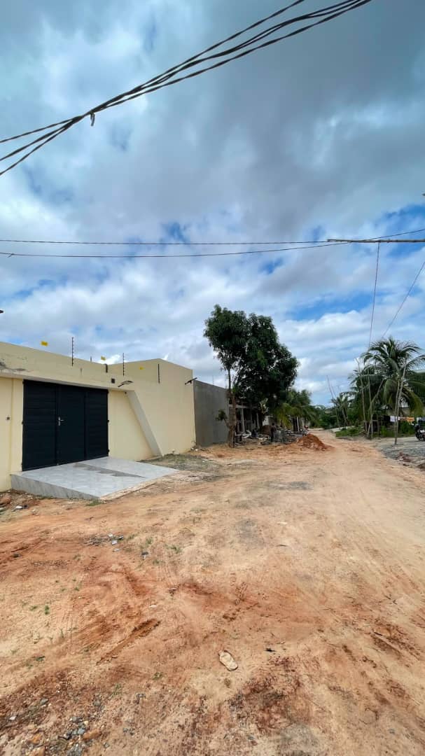 Villa 4 pièces en vente proche du goudron à Zanguéra Afiadégnigban – 45 millions FCFA
