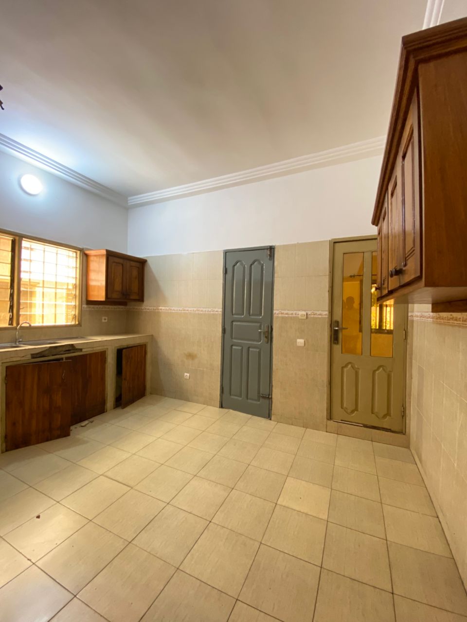 Villa 3 chambres à louer à Kegué Nouveau Monde – 500000 FCFA