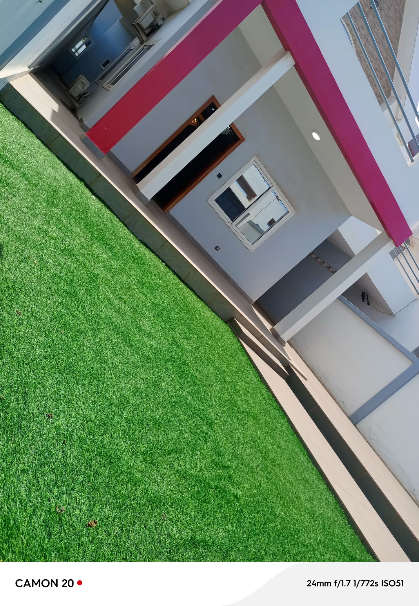 Villa duplex 4 chambres à louer à Kégué Tsinga – 600000 FCFA