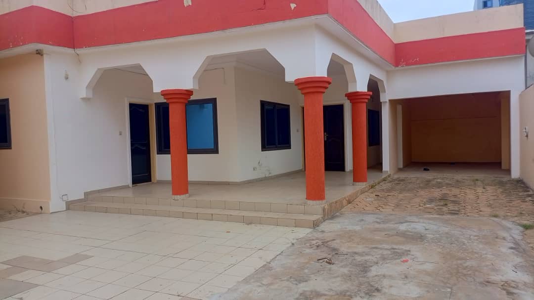 Maison 4 chambres à vendre à Adidogomé – 75 millions FCFA