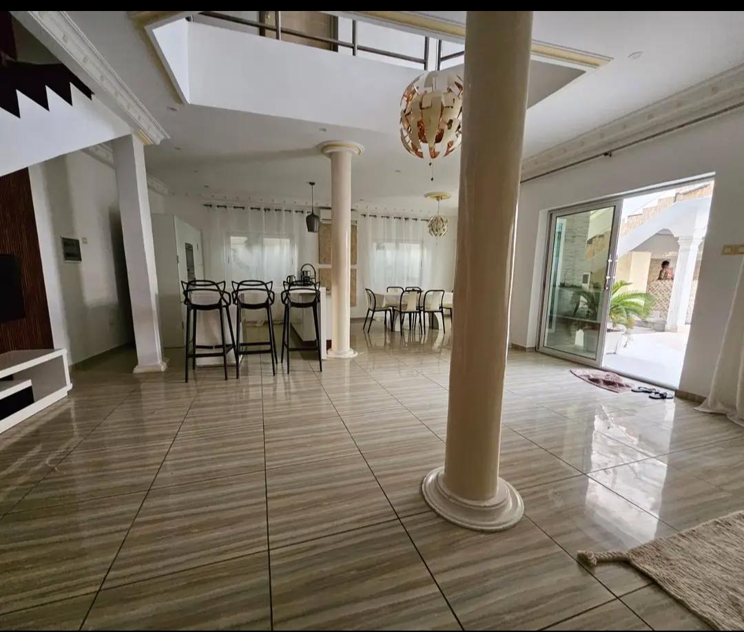 Villa duplex 3 chambres en vente à Avépozo côté plage – 65 millions FCFA