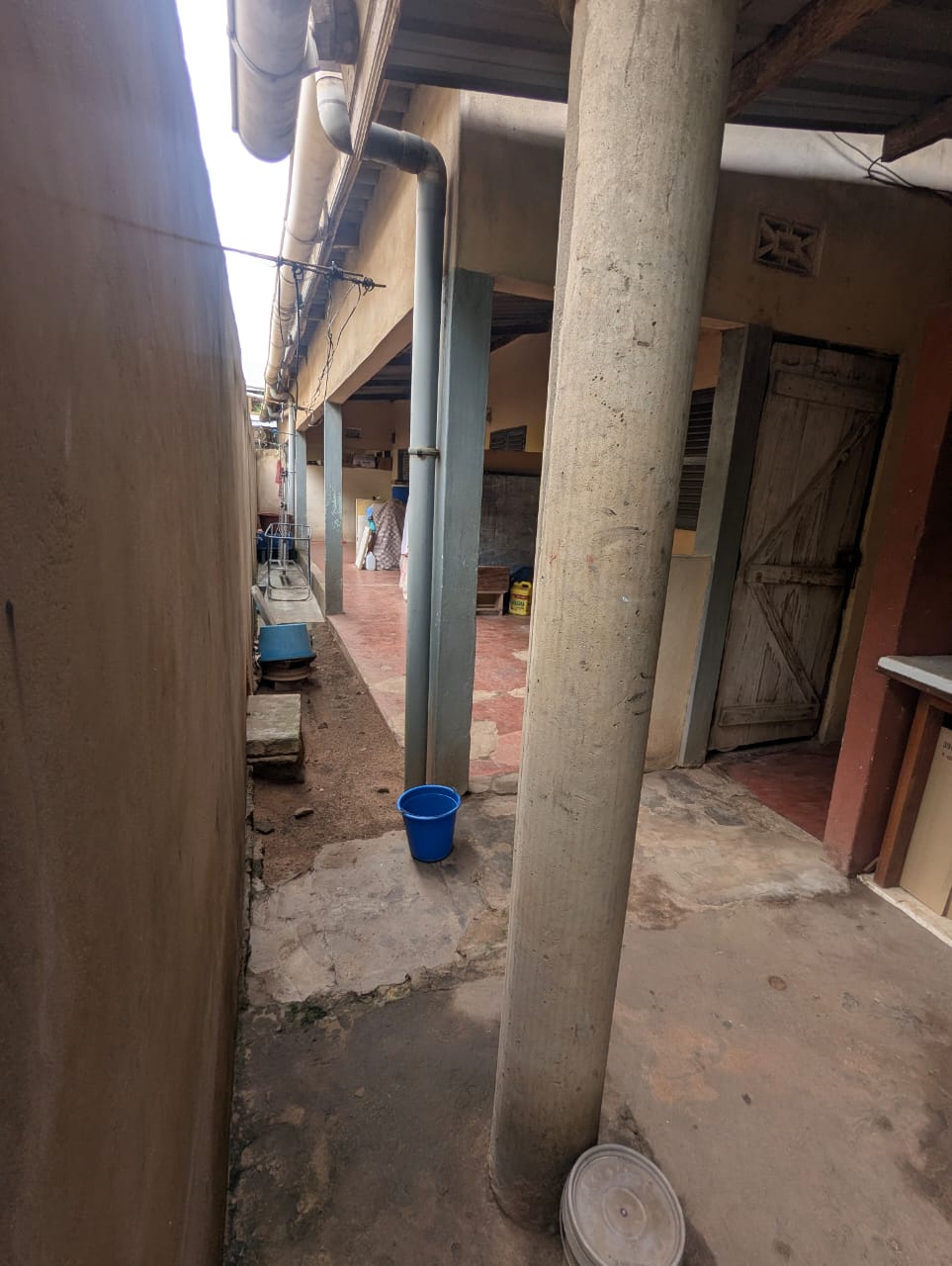 Maison de 600 m² en vente en angle de rue à Avedji – 60 millions FCFA