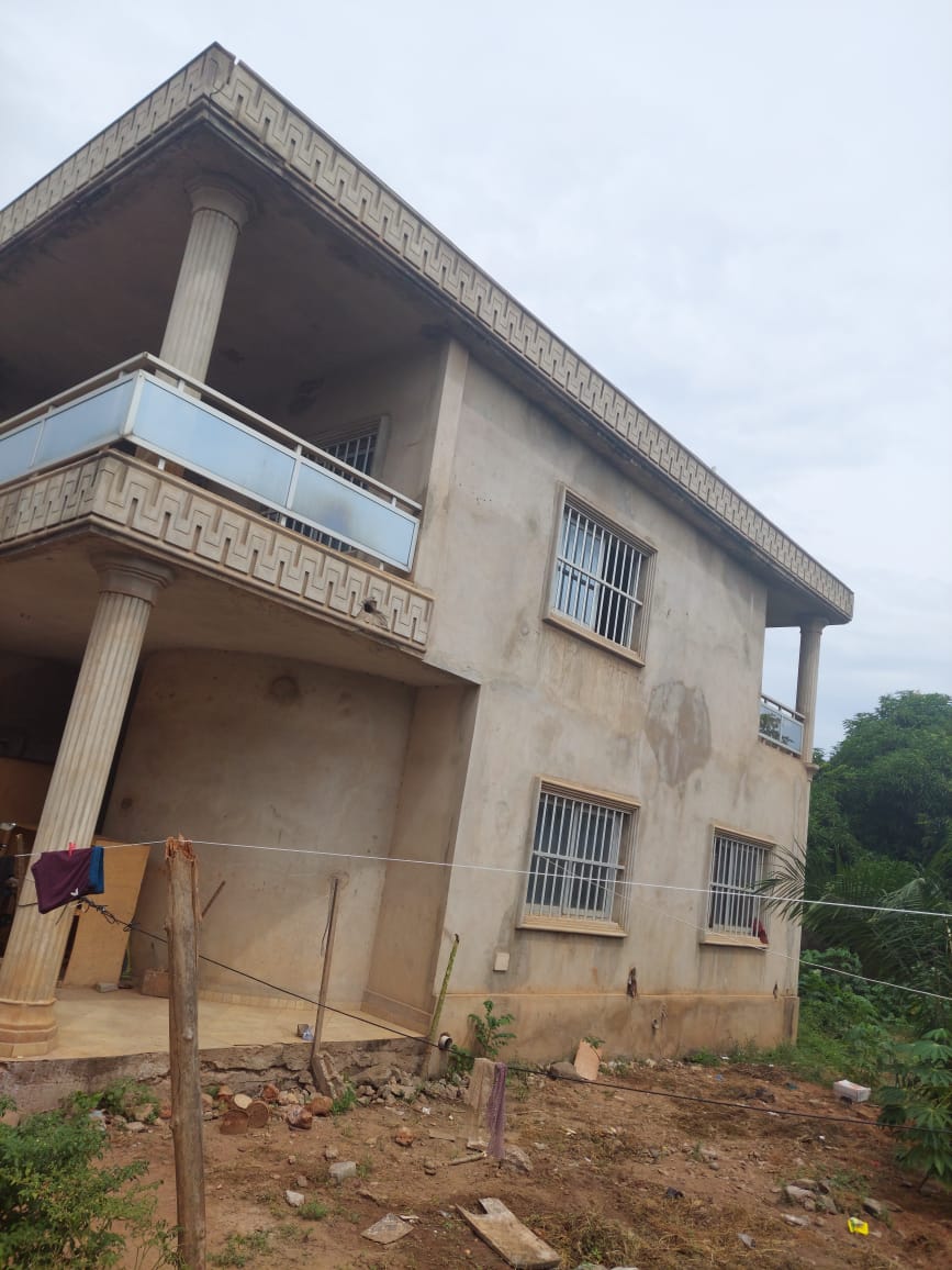 Maison duplex en vente sur 2 lots à Adidoadin non loin de l'Hôtel Concorde – 189 millions FCFA