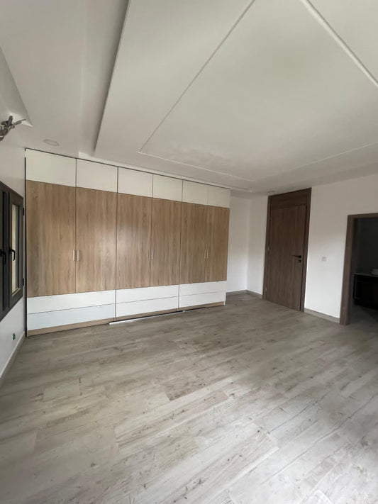 Villa duplex 4 chambres à louer à Tokoin Séminaire – 1 500 000 FCFA/mois