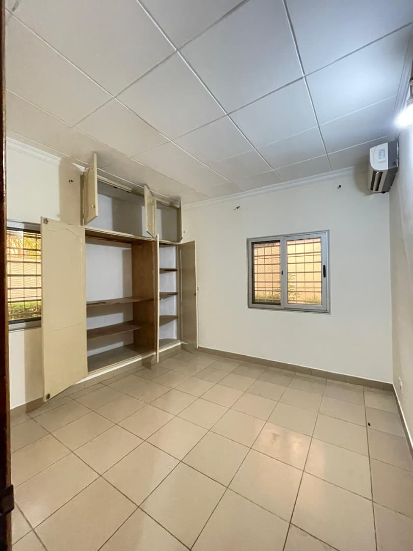 Villa climatisée 3 chambres en location à Adidogomé – 200 000 FCFA
