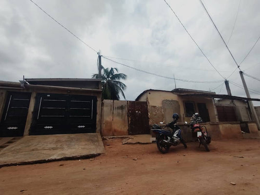 6 pièces à vendre à Sagbado Logoter Marché – 8,5 millions FCFA