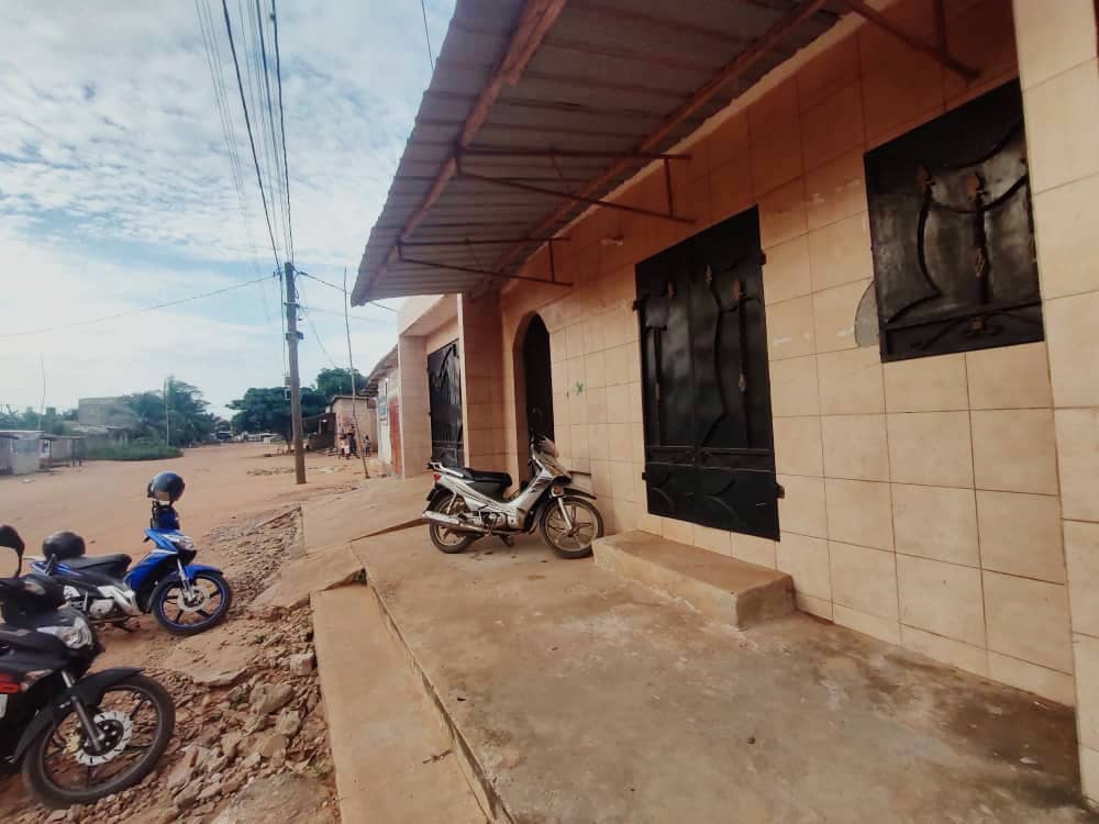 Maison en vente sur demi lot à Adidogomé Lankouvi – 25 millions FCFA