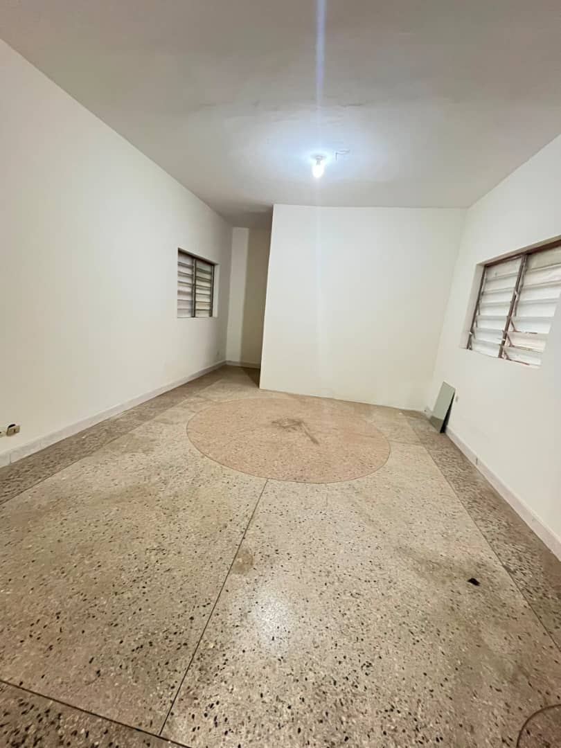 Villa 4 chambres à louer à Totsi TK Adebayor – 350000 FCFA