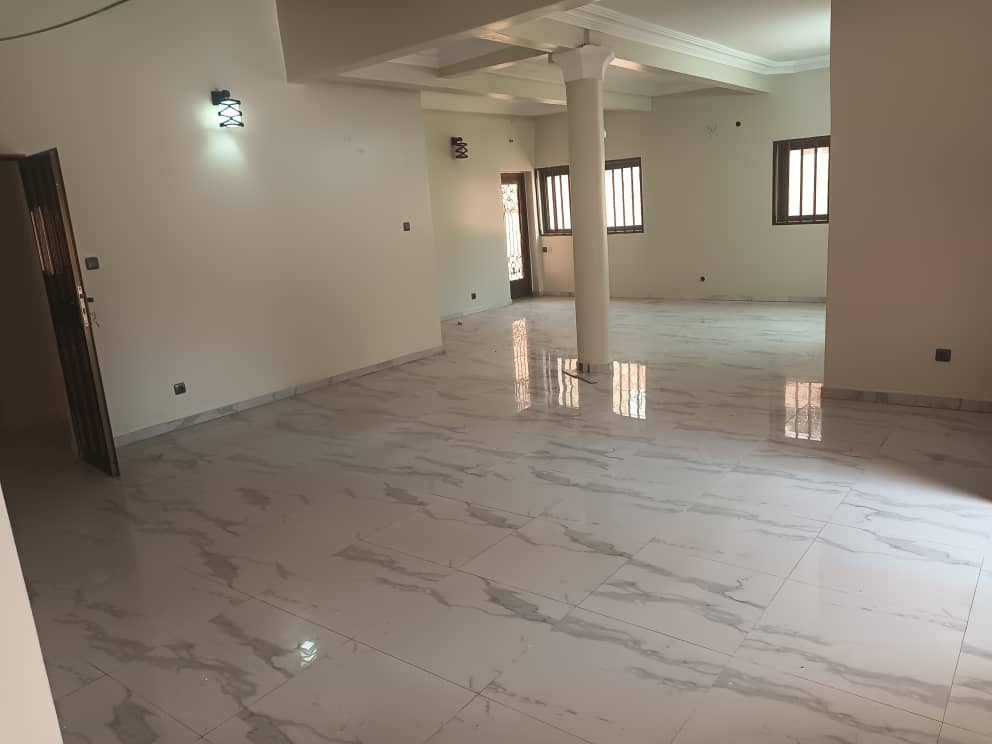 Villa duplex en location à Agoé Lycée – 500 000 FCFA