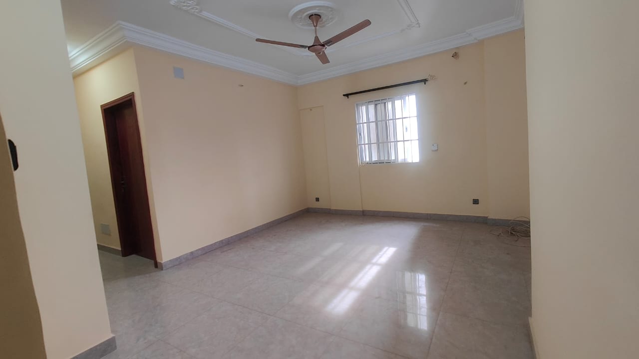 Appartement haut standing 2 chambres à louer à Kégué Tinga proche du goudron – 80 000 FCFA