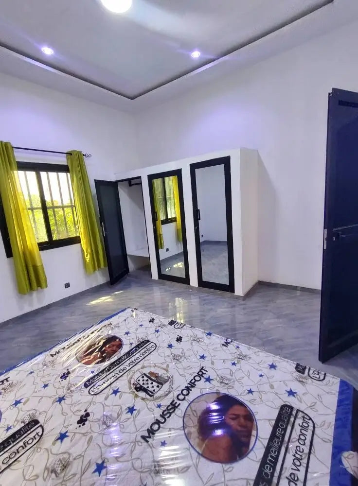 Appartement à louer à Kégué Fédération, 150m du goudron – 120 000 FCFA