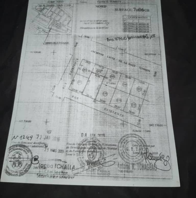 TRÈS BON TERRAIN À VENDRE À AVÉNOU