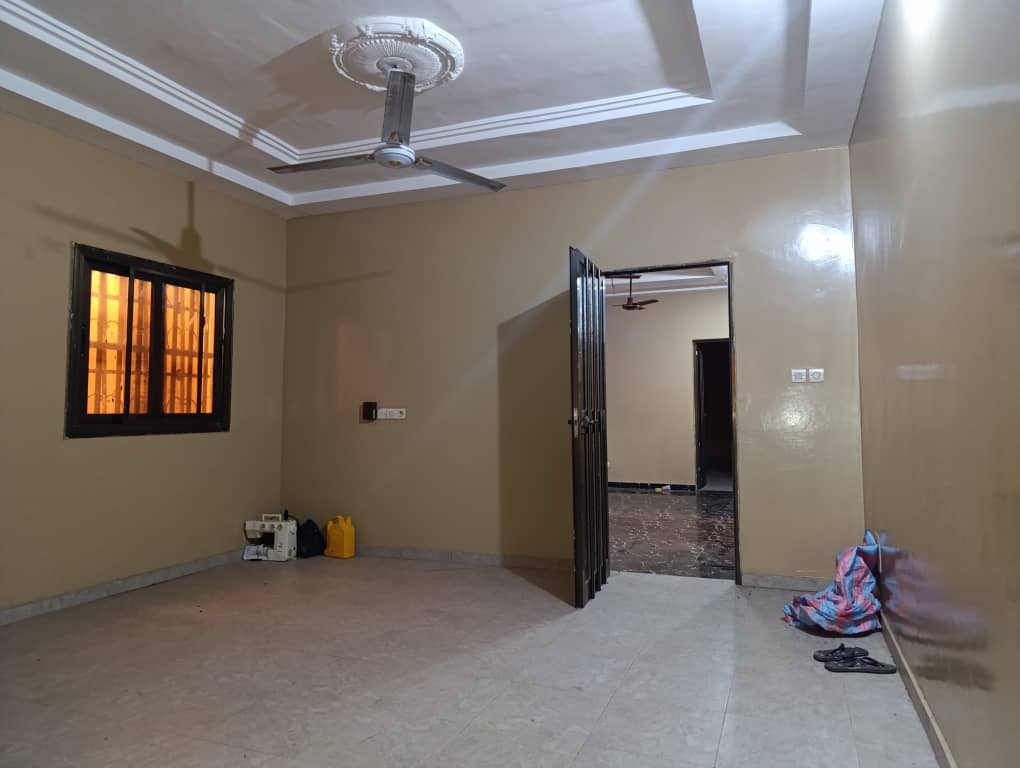 Villa 2 chambres en vente à Agoè Assiyéyé proche du goudron – 65 millions FCFA