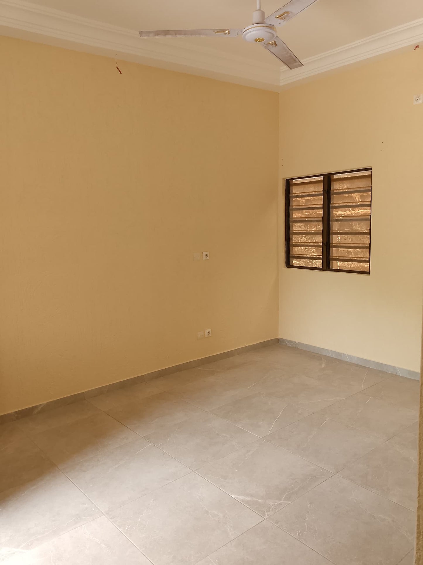 Villa 3 chambres à louer à Yokoe Kopegan – 150 000 FCFA