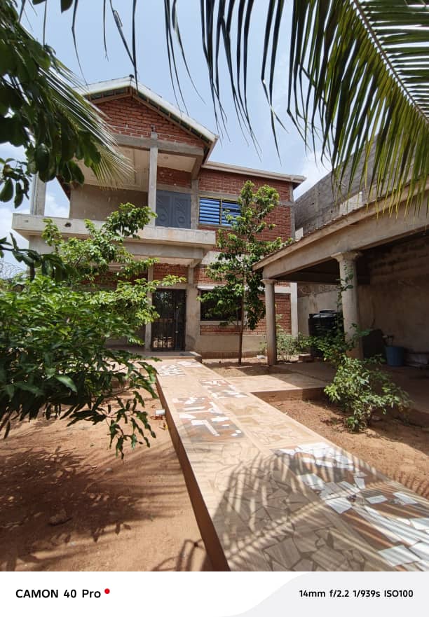 Villa duplex 4 chambres en vente à Agoè Dikamé – 38 millions FCFA