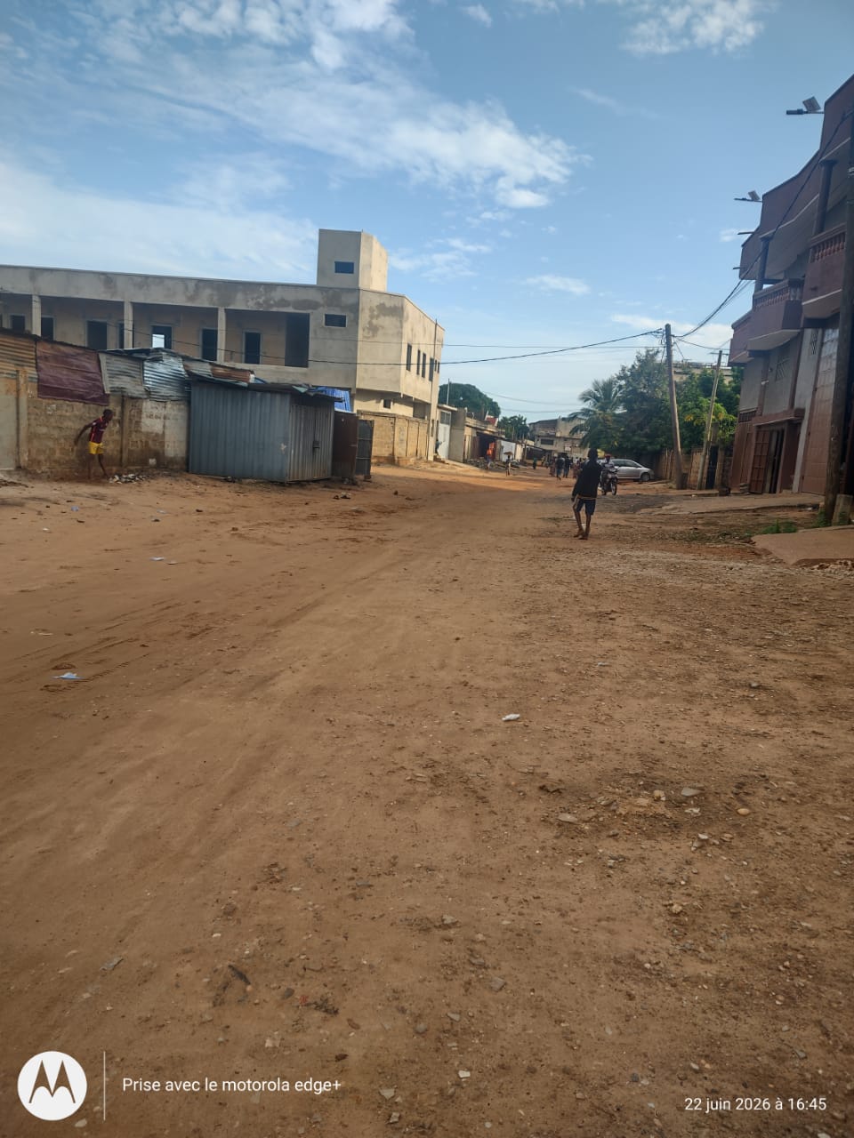 Terrain de 1600 m² en vente à Hédranawoè avec titre foncier – 50 millions FCFA le lot