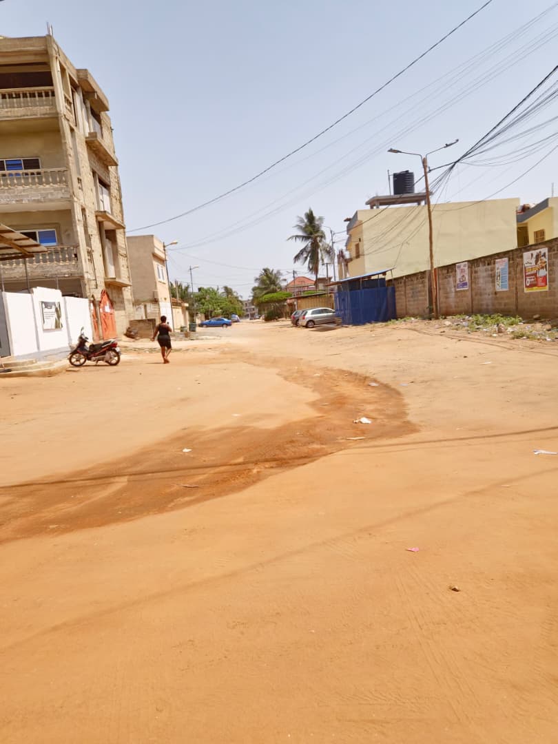 Terrain de 1229 m² en vente en angle de rue à Agoè Adidoadin – 160 millions FCFA