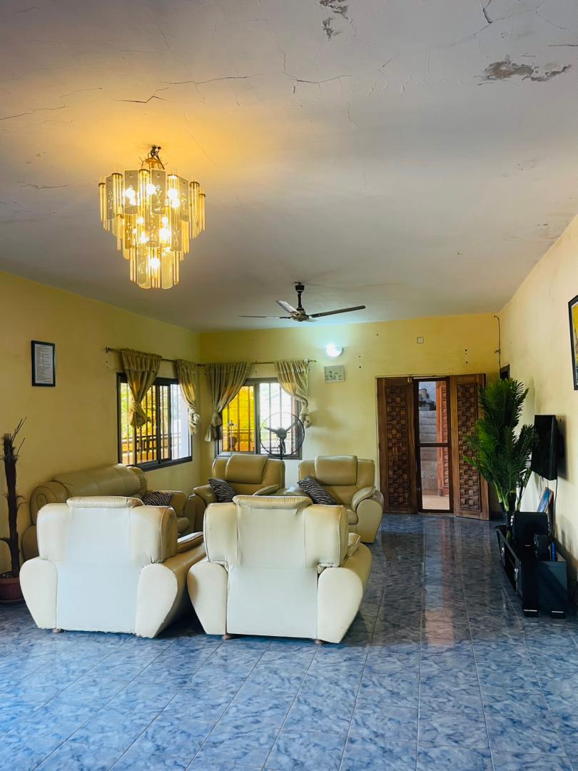 Villa 5 chambres en vente en angle de rue à Tokoin SOTED – 95 millions FCFA