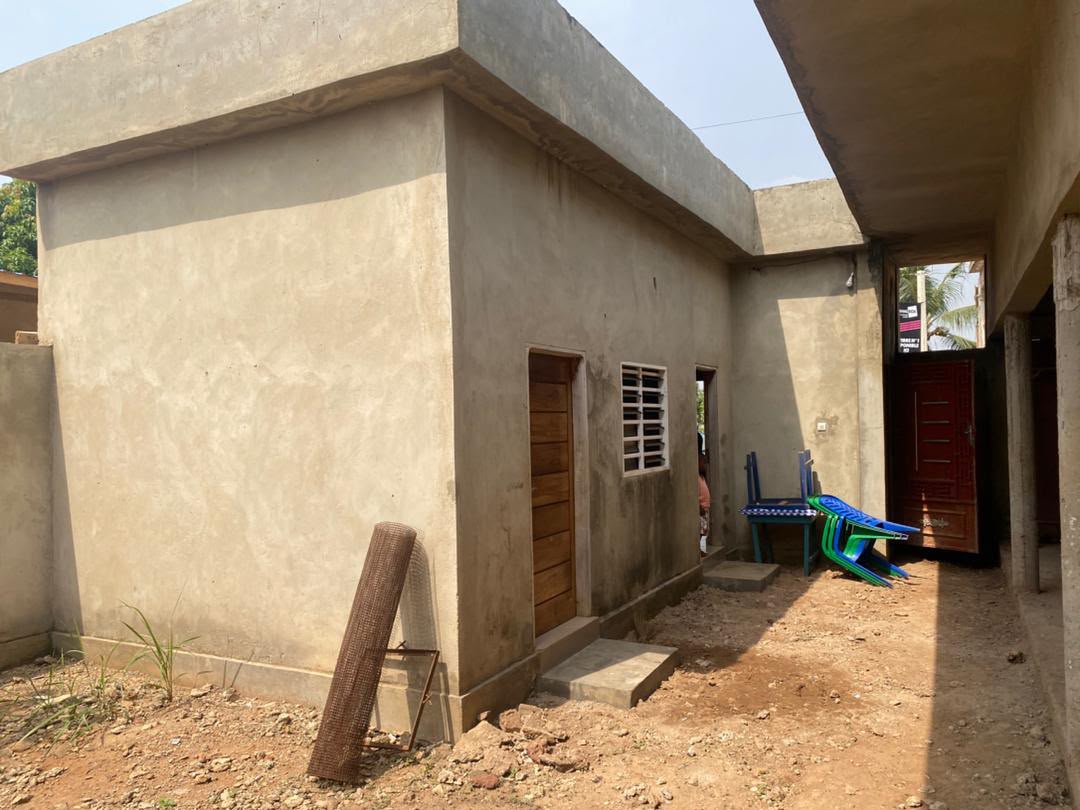 Villa 2 chambres en vente à Apessito Sadko – 28 millions FCFA