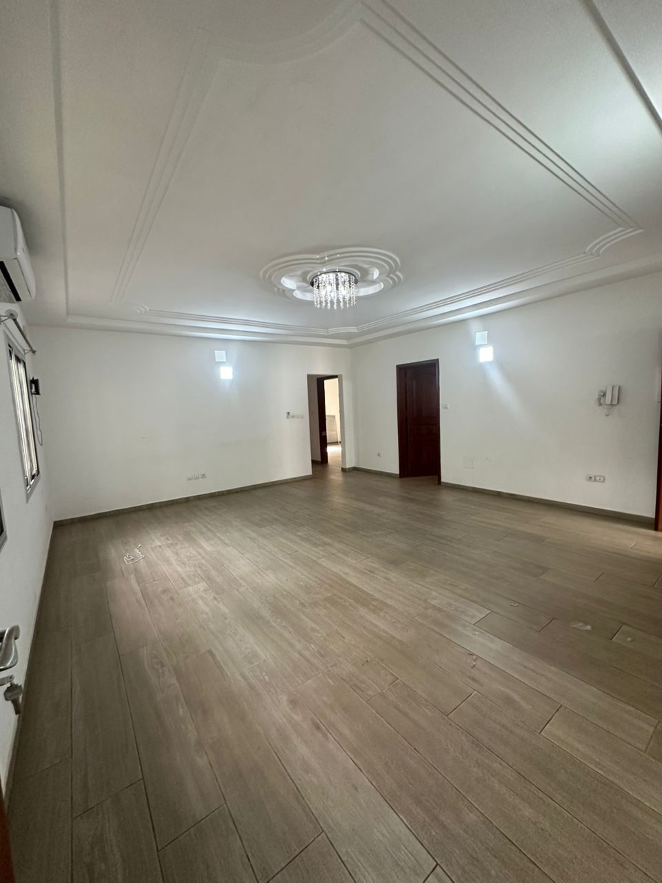 Villa 3 chambres à louer à Agoè Léo 2000 – 300 000 FCFA