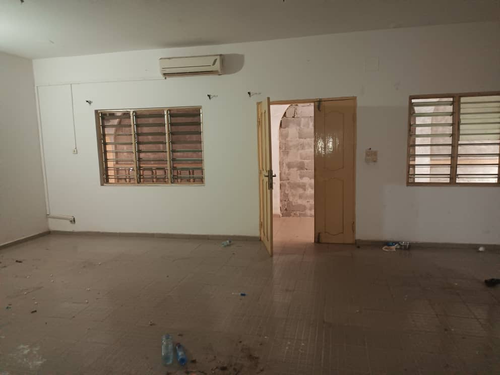 Appartement 2 chambres salon en location à Djidjolé Susane Aho – 70 000 FCFA