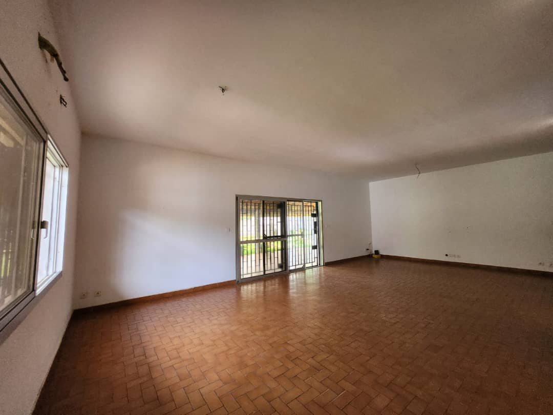Villa 4 chambres en location à Hedzranawoé – 1 200 000 FCFA