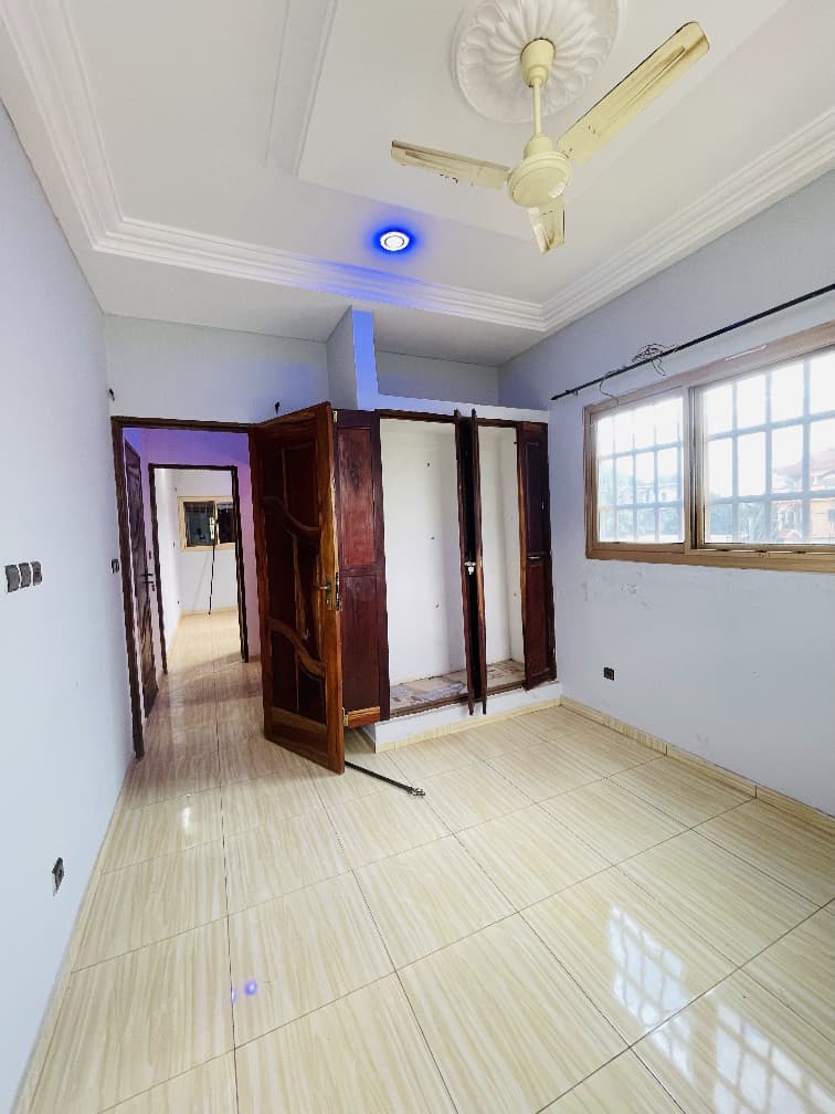 Appartement 2 chambres en location à Agoè Kossigan2 – 80 000 FCFA/mois