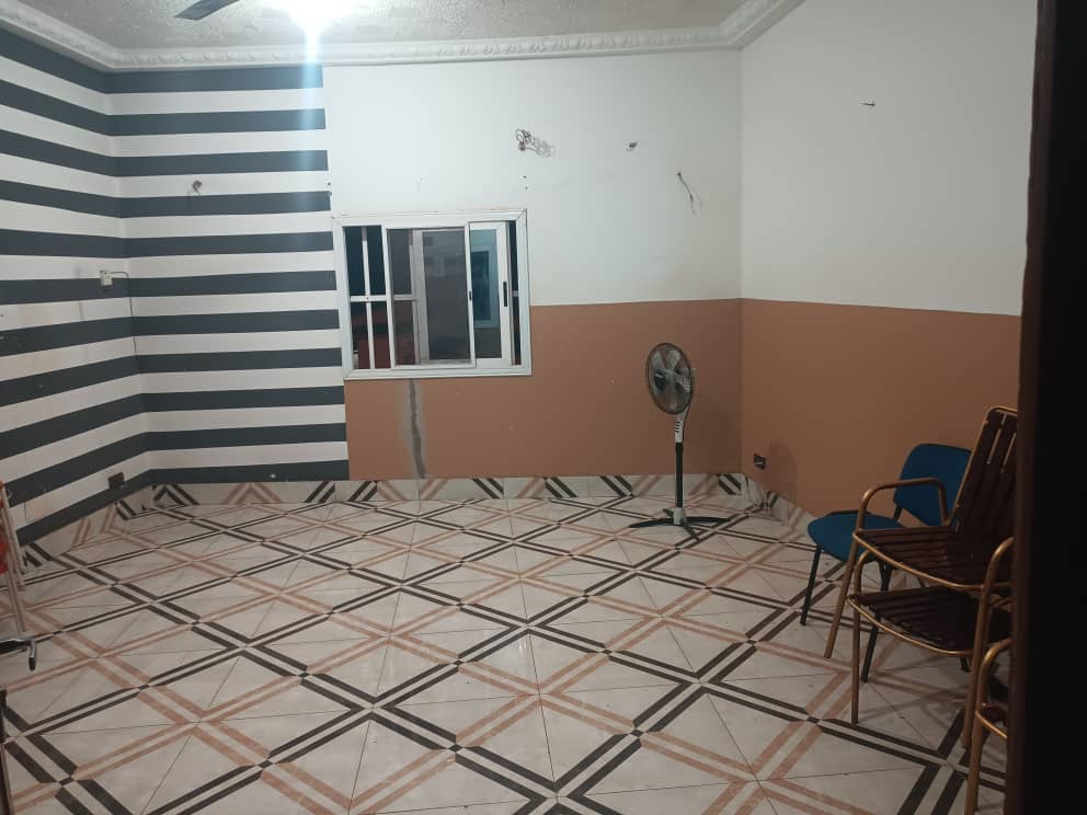 Villa 3 chambres en vente proche du goudron à Tokoin Casablanca – 150 millions FCFA