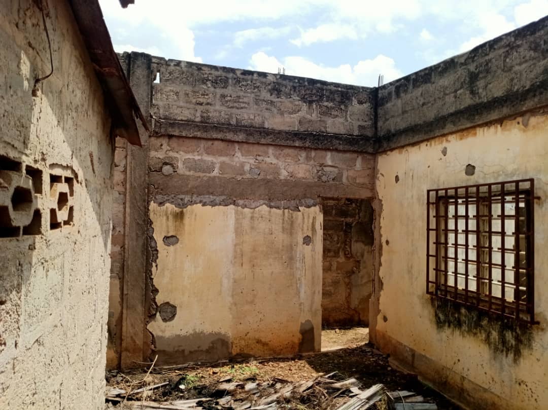 Appartement 3 chambres à louer à Amadahomé Bar Visa – 120 000 FCFA