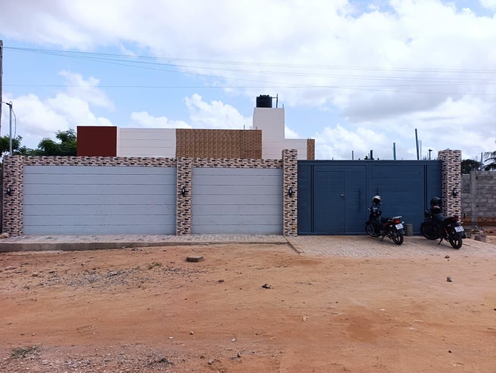 Villa basse neuve 3 chambres en vente à Akato – 55 millions FCFA