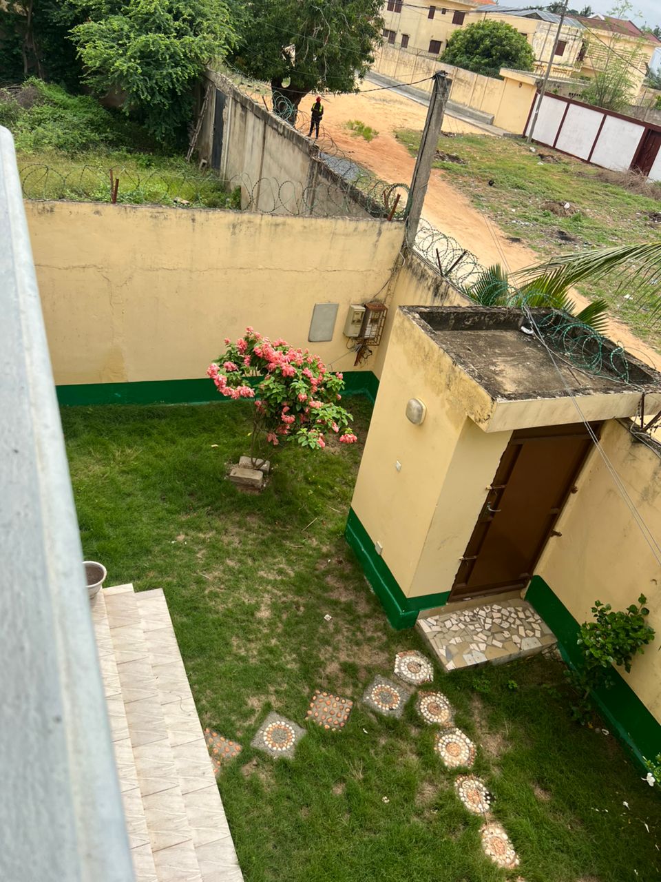 Villa duplex en location à Avépozo, non loin de Winner Chapel – 300 000 FCFA par mois