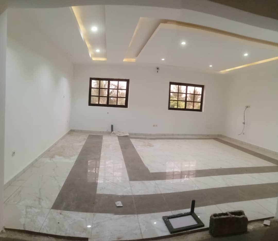 Villa duplex 5 chambres de 840 m² en vente à Ségbé – 140 millions FCFA