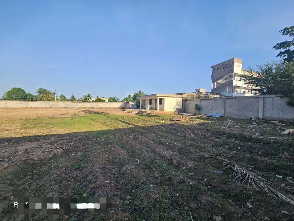 Terrain en vente à Adidogomé Avenou – 70 millions FCFA le lot