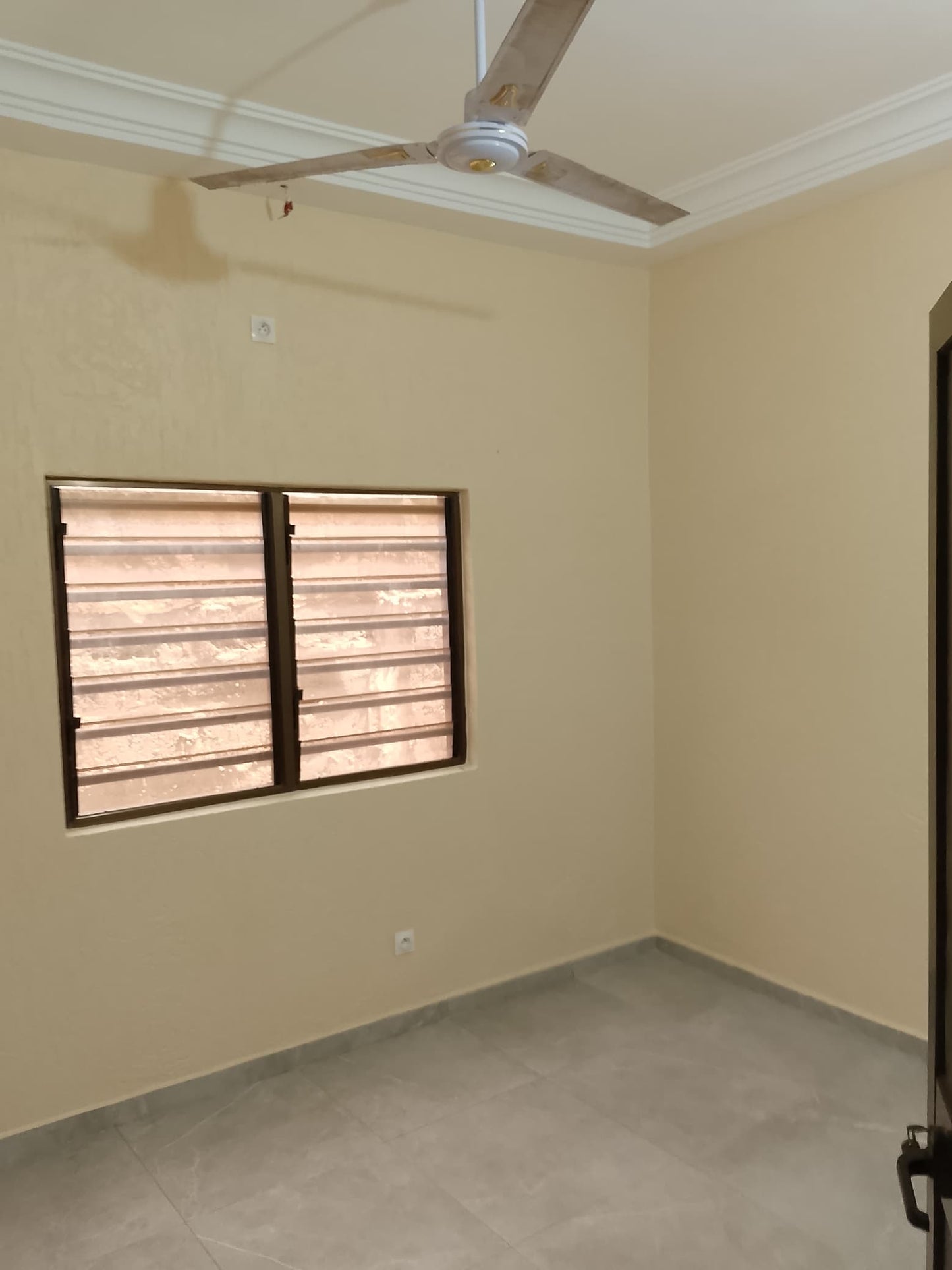 Villa 3 chambres à louer à Yokoe Kopegan – 150 000 FCFA