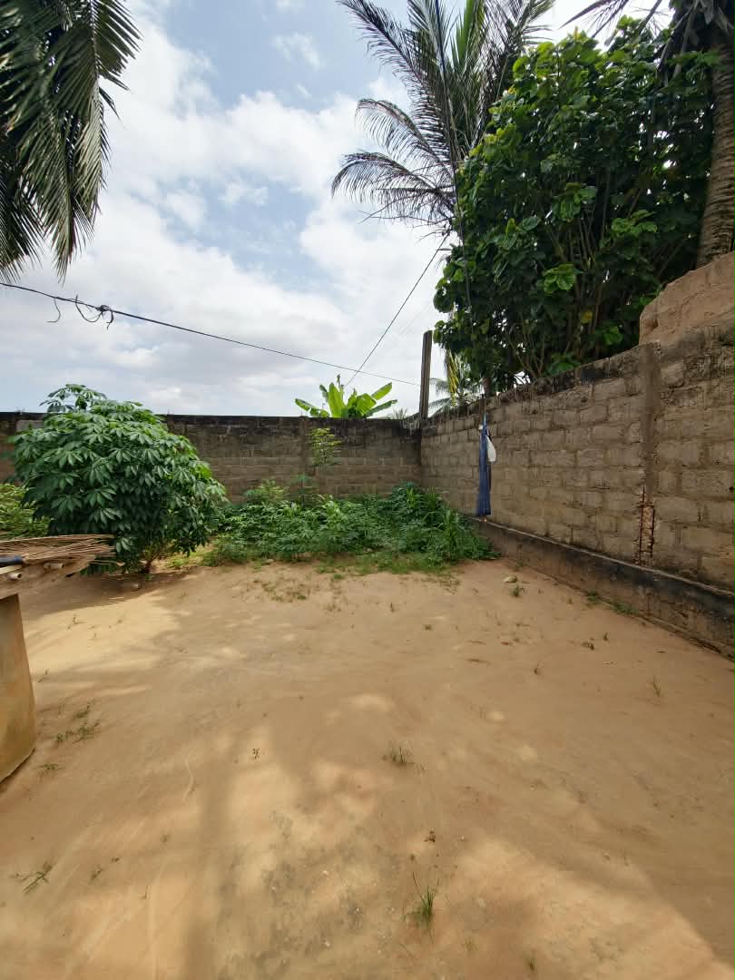 Villa 2 chambres à louer à Baguida – 250 000 FCFA