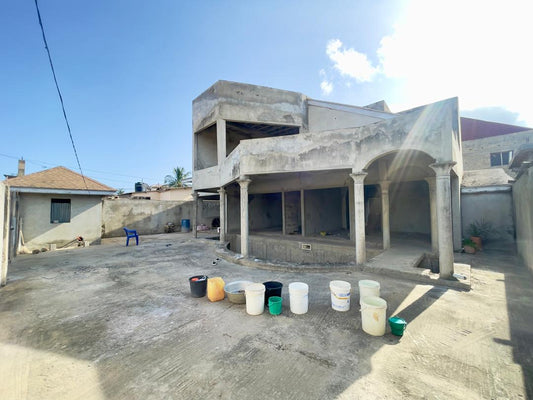 Villa inachevée 4 chambres en vente à Kpogan dumé lambou - 26 millions FCFA