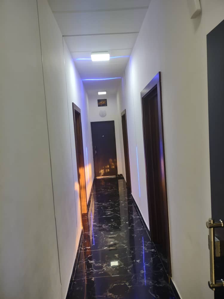 Villa duplex piscine meublée 3 chambres à louer à Baguida – 1 000 000 FCFA