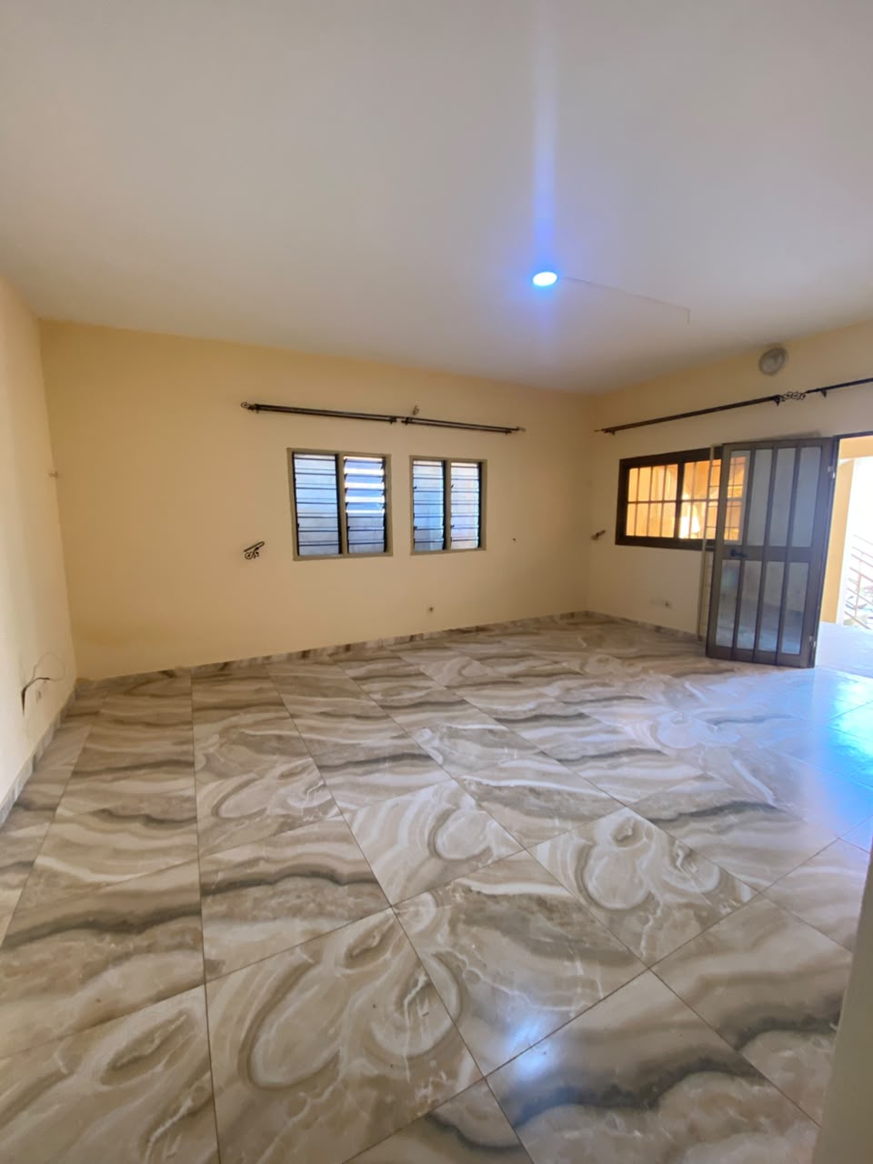 Villa 3 chambres à louer à Agoè Legbassito Napoleon – 100 000 FCFA/mois