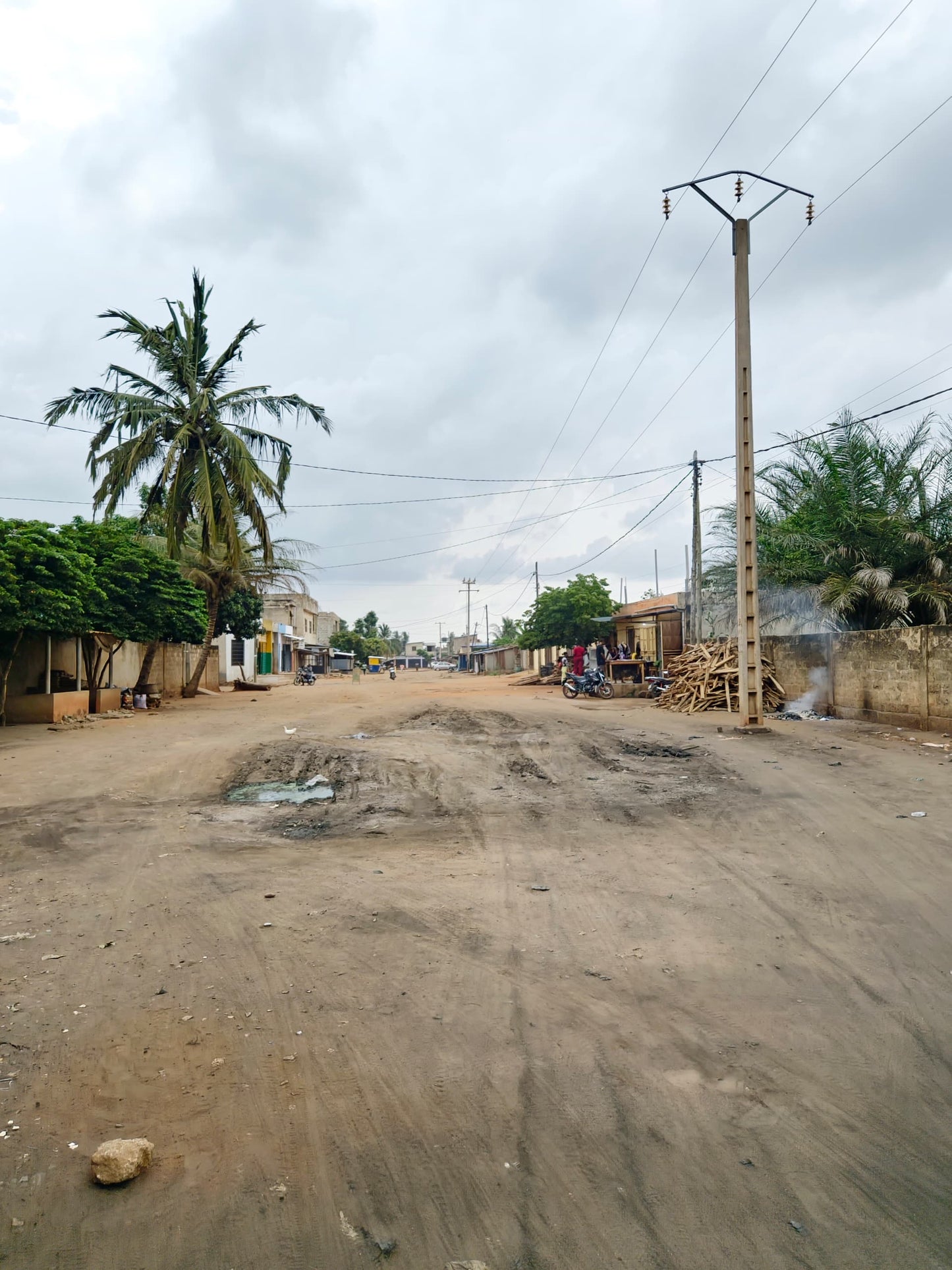 Terrain de 1200 m² en vente au bord du goudron à Agoè Logopé – 80 millions FCFA