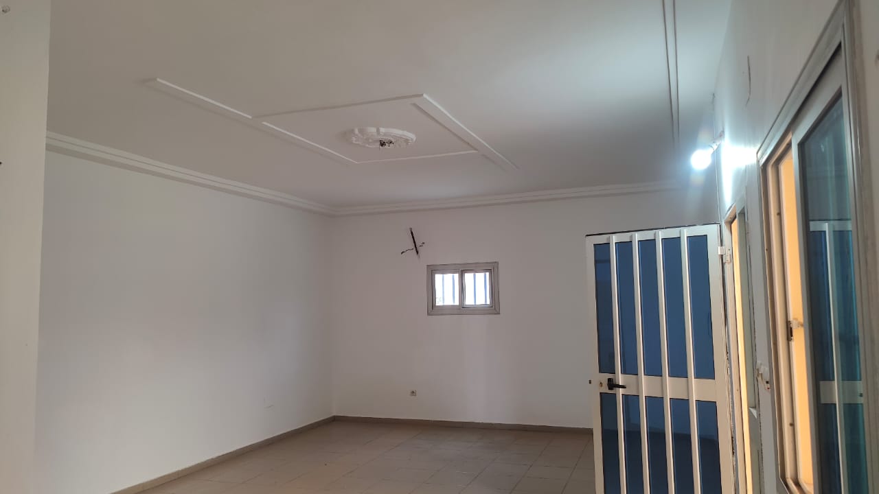 Location 3 chambres proche du goudron à Lomé – 150 000 FCFA par mois
