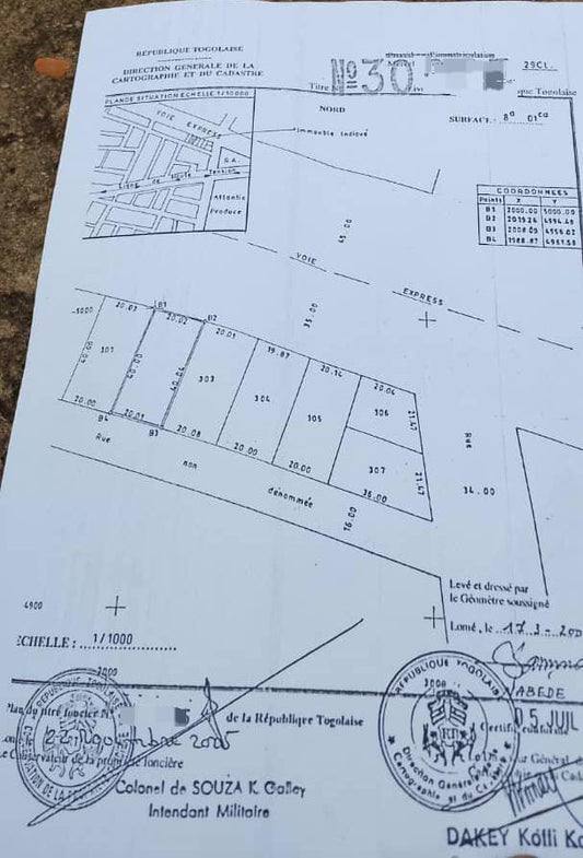 Terrain de 801 m² en vente à Attiégou Yayrakome – 130 millions FCFA