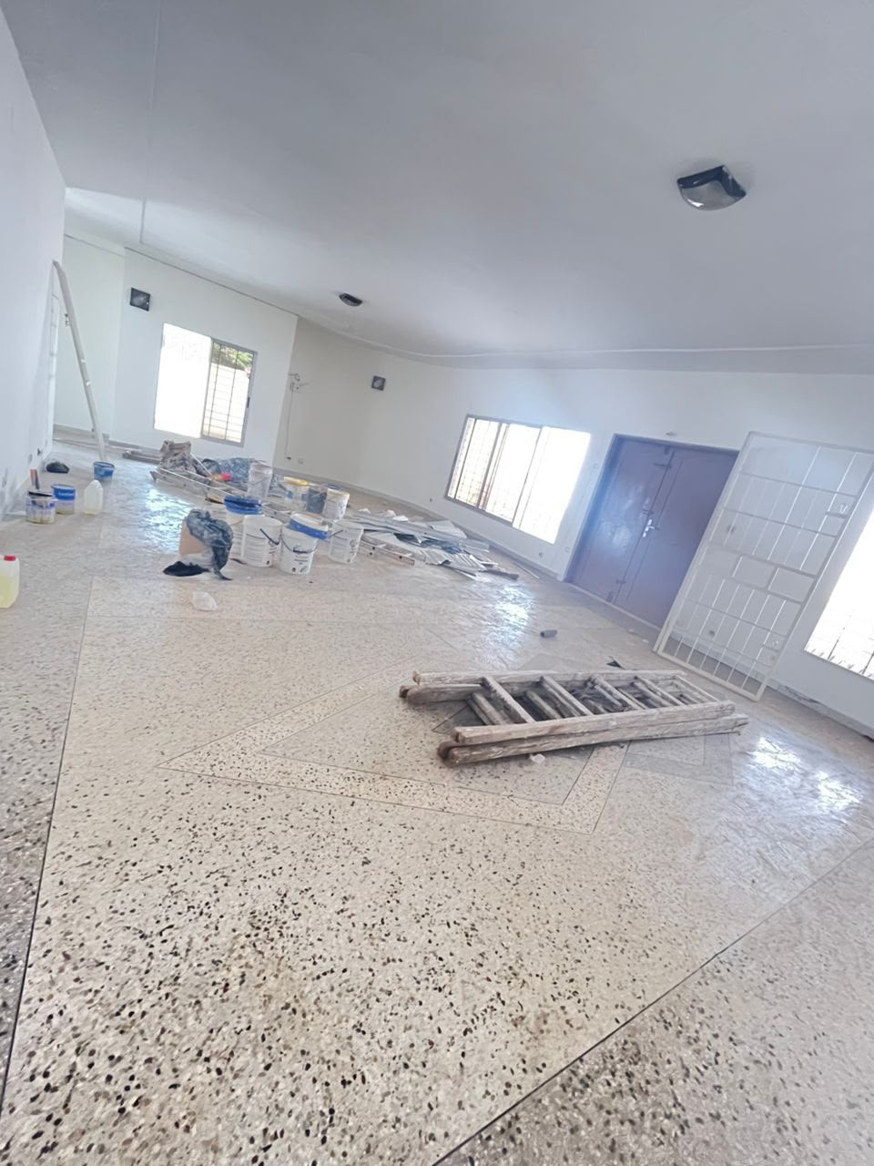 Villa 4 chambres à louer à Totsi TK – 350000 FCFA