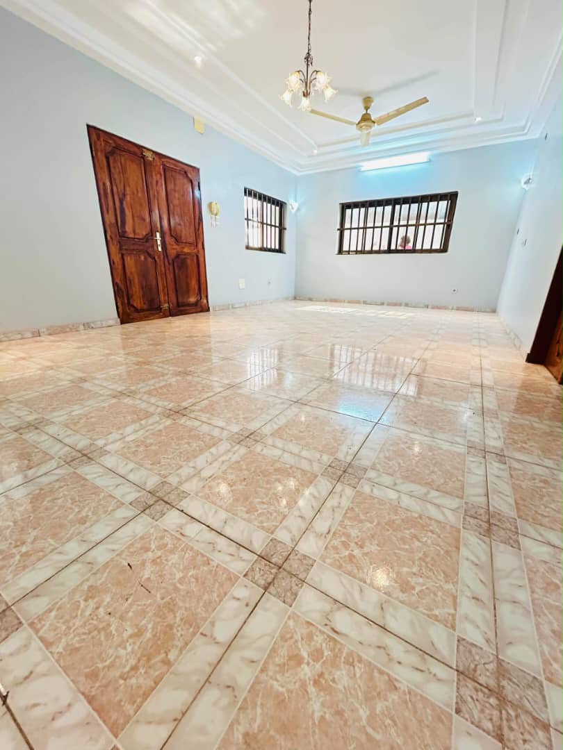 Appartement 4 chambres à louer à Adidogome Wonyome - 200 000 FCFA