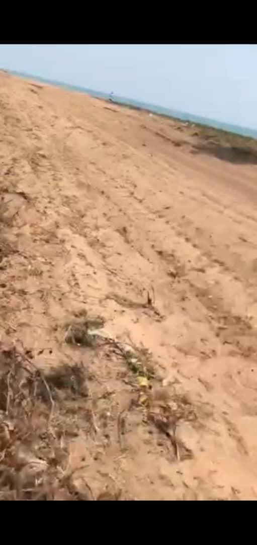 Terrain de 21000 m² en vente en angle de rue en bordure de plage à Agbodrafo Dévikinmé – 25 millions FCFA le lot