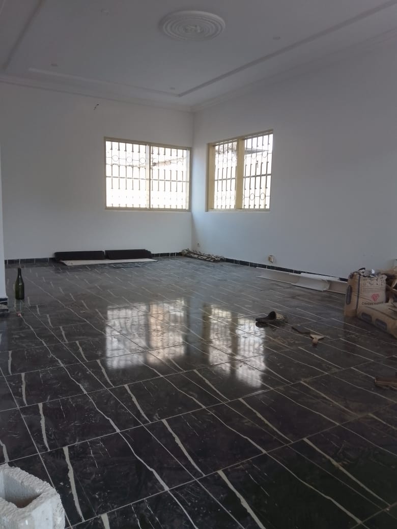 Villa 3 chambres à louer en bordure de goudron à Hédzranawoé – 250.000 FCFA