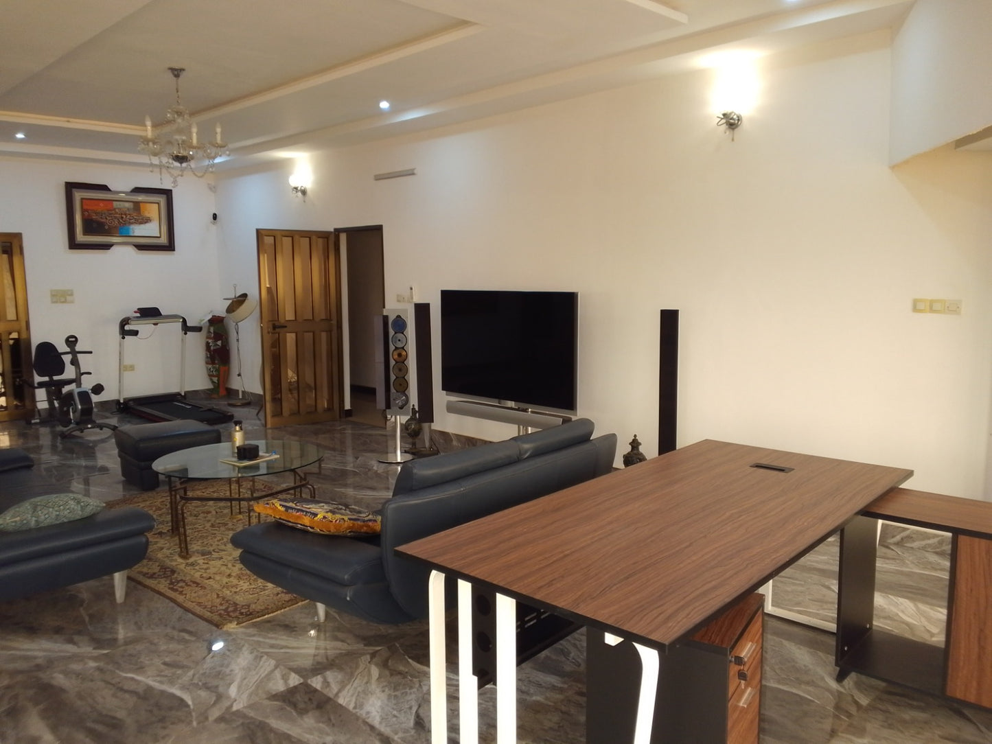 Villa duplex meublée en vente à Baguida Monument – 600 millions FCFA